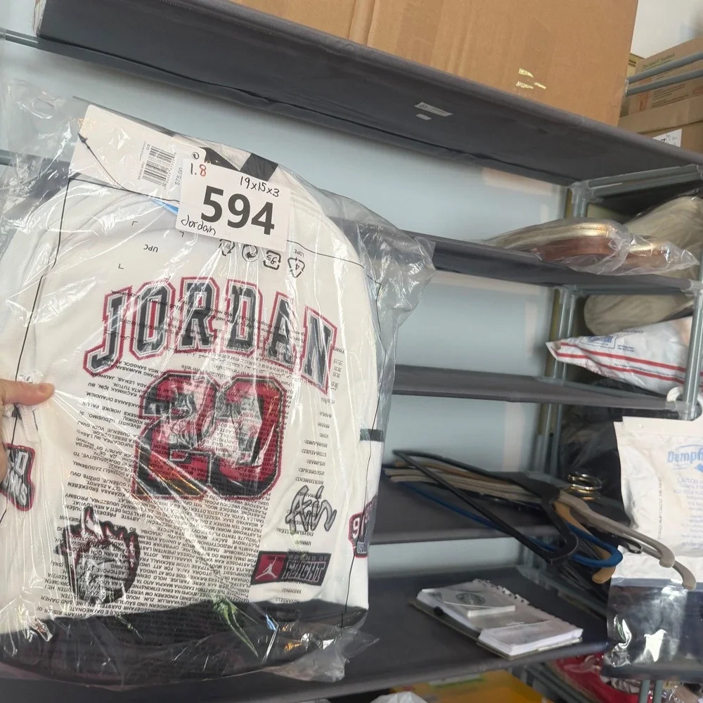 Jordan Varsity Patch Backpack White Gym Red 15 Inch Laptop Bag 9A0846-WR2 NEW‎